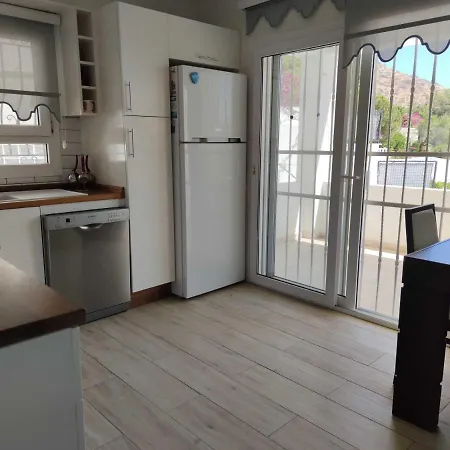 Flat 600 M To Beach With Sea View In بودروم